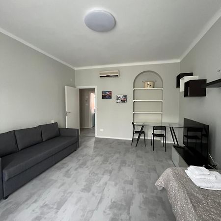 Giacomino Apartment Central Station Milaan Buitenkant foto